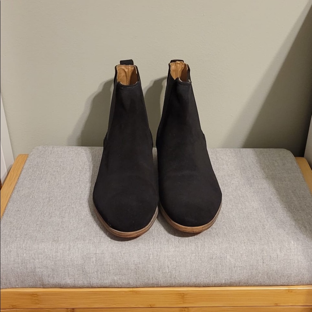 Topman Fenn Suede Chelsea Boot In Black